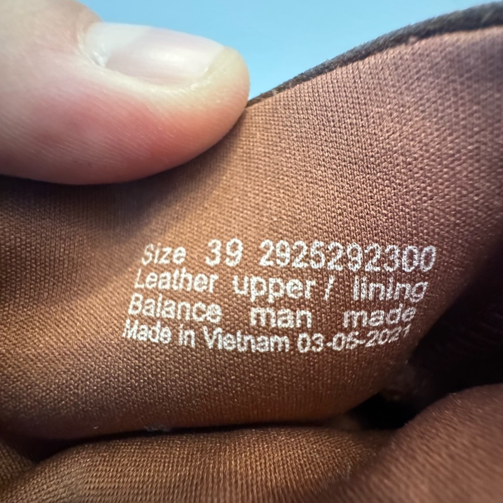 Dansko Brianne waterproof burnished suede boots. Size 39 (8.5-9) - Picture 5 of 5